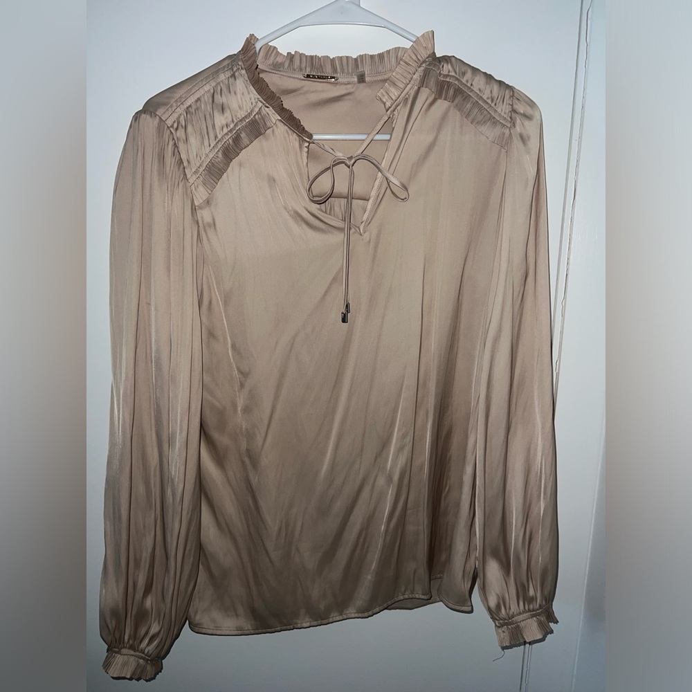 Elie Tahari Size XS beige silk blouse